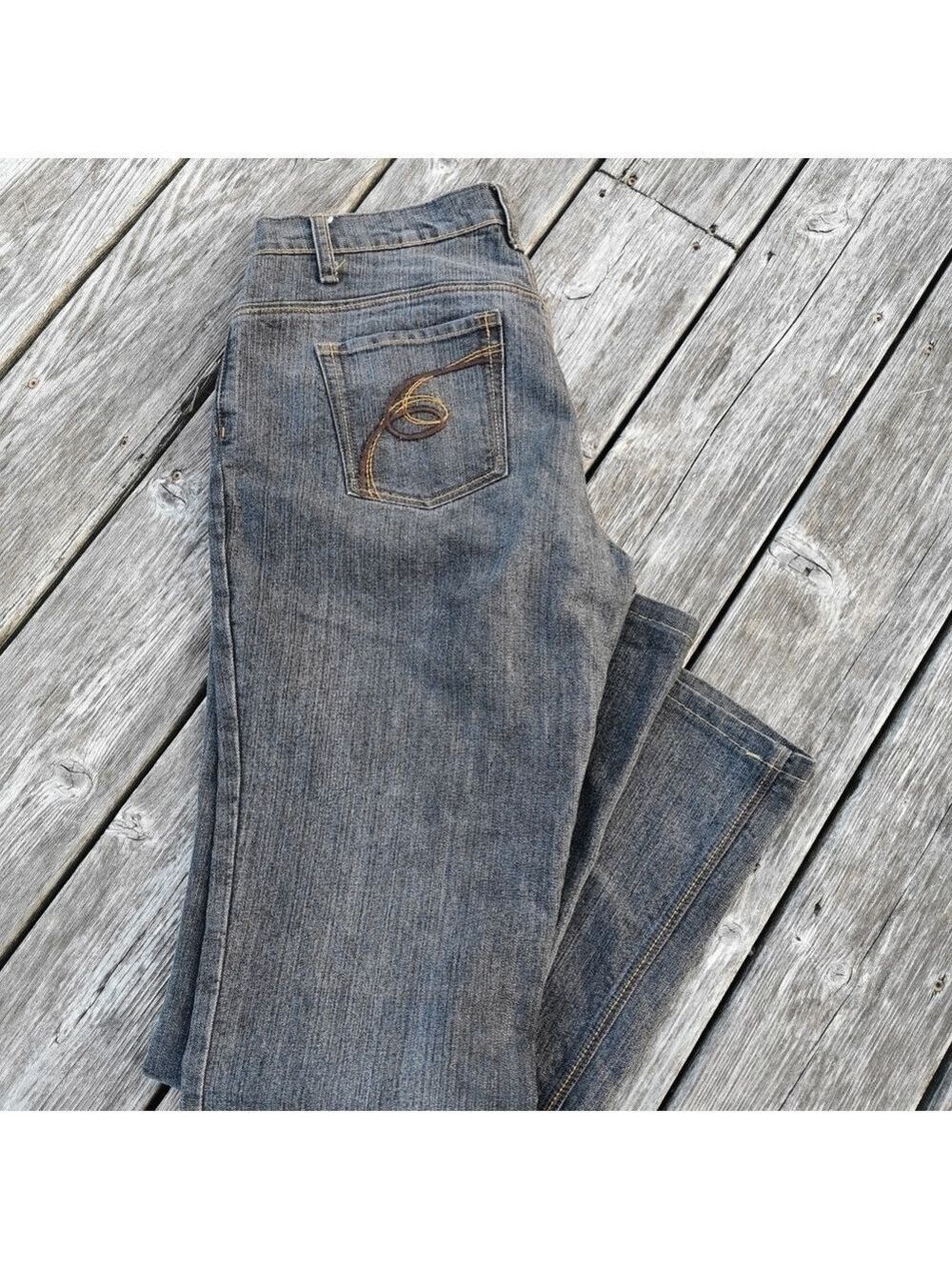 Women's Vintage Hollywood medium rise flare jeans. Black. Size 12